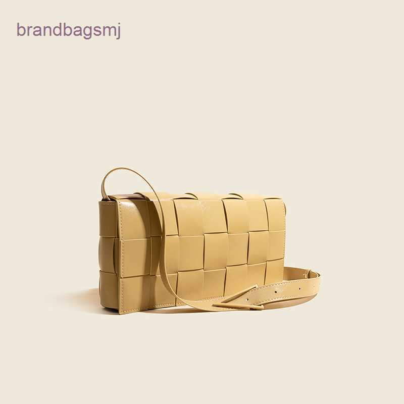 Bottegas Bag Cassette Venetas 2022 new soft cow leather fashionable woven women's bag small square hand holding cross chest single shoulder wax pillow, Yellow- 
Bottegas Bag Cassette Venetas 2022 new soft cow leather fashionable woven women's bag small square hand holding cross chest single shoulder wax pillow, Yellow-