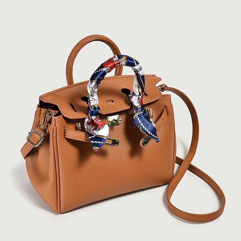 Fashion birkins woman herme bag First layer cowhide women 2022 new fahion large pattern leather hand, Sky blue
Fashion birkins woman herme bag First layer cowhide women 2022 new fahion large pattern leather hand, Sky blue