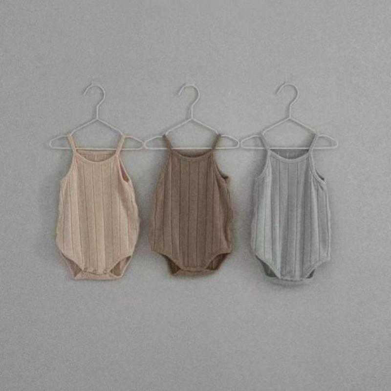 Rompers Newborn Baby Boy Simple Cool Soft Thin Sleeveless Jumpsuit Baby Girl Summer Cotton Sling Bodysuit One Piece Kid Outfits J220922, Brown.
Rompers Newborn Baby Boy Simple Cool Soft Thin Sleeveless Jumpsuit Baby Girl Summer Cotton Sling Bodysuit One Piece Kid Outfits J220922, Brown.