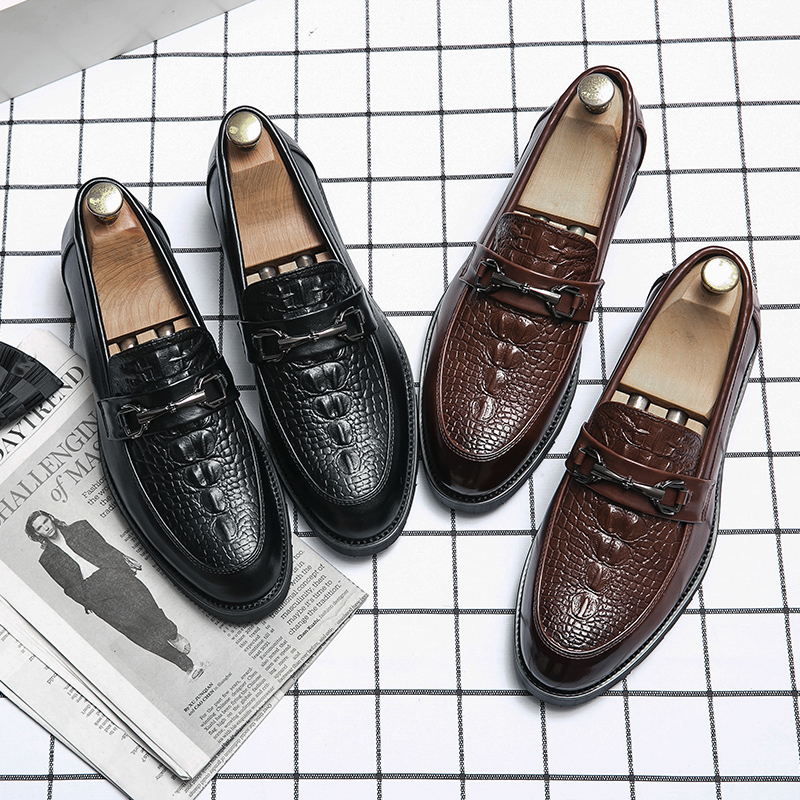 Crocodile leather carved oxford shoes pointed toe one stirrup retro luxury metal buckle men's fashion formal casual shoes business shoes large size 38-47, Black
Crocodile leather carved oxford shoes pointed toe one stirrup retro luxury metal buckle men's fashion formal casual shoes business shoes large size 38-47, Black