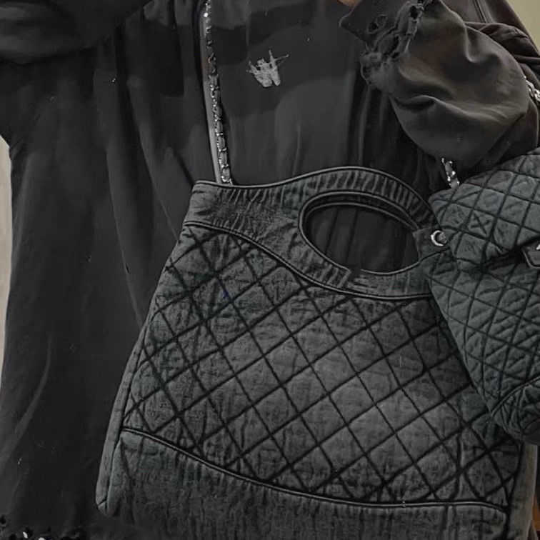 New Style Niche Small Rhombus Large Cross Body Medium Ancient Canvas Denim Bag Tote Female Handbags Genuine Leather Shoulder Bucket Woman, Picture color
New Style Niche Small Rhombus Large Cross Body Medium Ancient Canvas Denim Bag Tote Female Handbags Genuine Leather Shoulder Bucket Woman, Picture color
