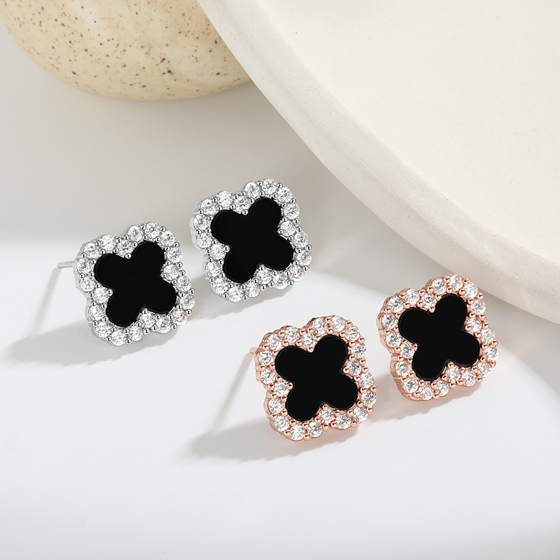 Anti Allergy Leaf Earrings Studs Women 925 Silver Needle Fashion Simple Luxury Diamond Flower Jewelry Lucky Black Agate Rhinestone Four Leaves Ear Pendant Gifts
Anti Allergy Leaf Earrings Studs Women 925 Silver Needle Fashion Simple Luxury Diamond Flower Jewelry Lucky Black Agate Rhinestone Four Leaves Ear Pendant Gifts