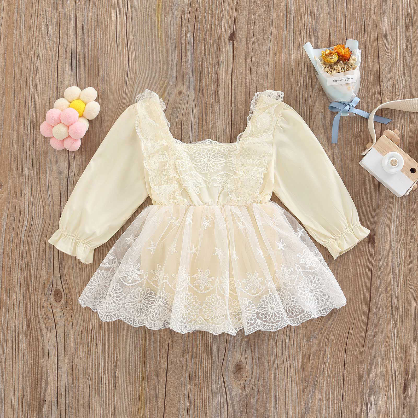 Rompers 024M Infant Baby Girls Jumpsuit Baby Girl Bodysuits Solid Color Cotton Long Sleeve Lace Floral Toddler Baby Romper J220922, Red
Rompers 024M Infant Baby Girls Jumpsuit Baby Girl Bodysuits Solid Color Cotton Long Sleeve Lace Floral Toddler Baby Romper J220922, Red