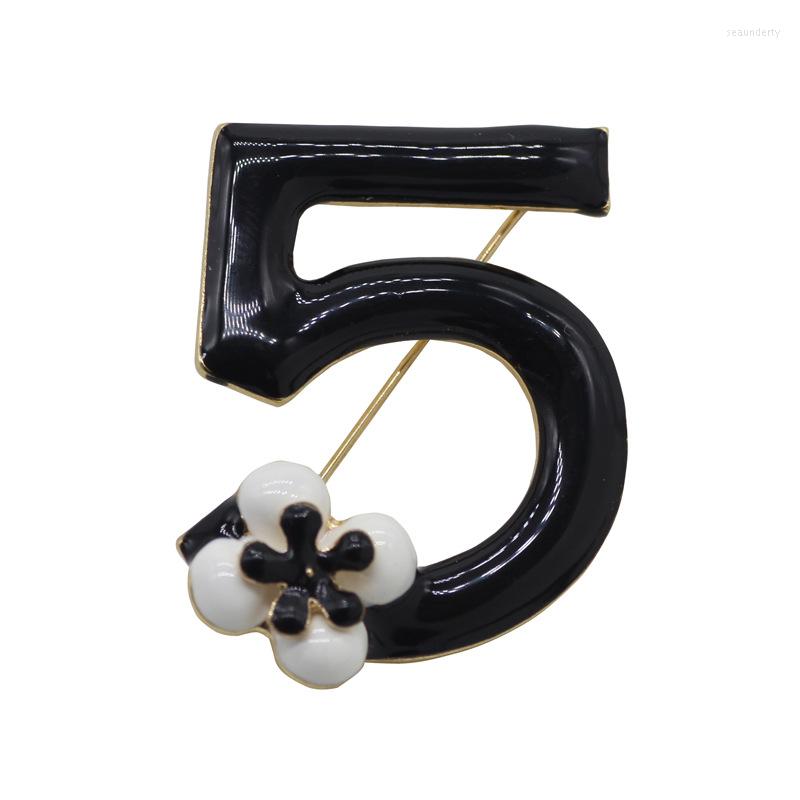 Brooches High Quality Number 5 Flower Wedding Bride Fashion Flowers Drops Oil Party Woman Focus Corsage Luxurious Brooch XZ005
Brooches High Quality Number 5 Flower Wedding Bride Fashion Flowers Drops Oil Party Woman Focus Corsage Luxurious Brooch XZ005