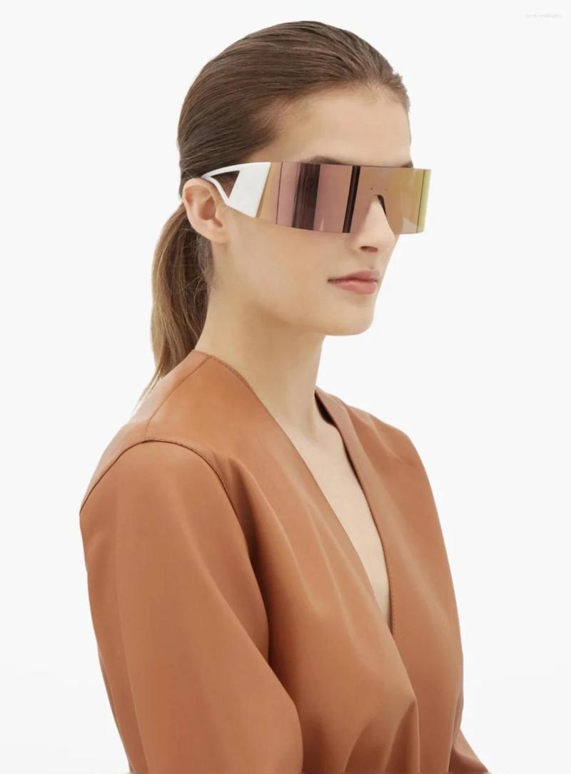 Sunglasses 2022 Big Frame For Men And Women One Piece Conjoined Personality Leisure Style Fashion 9222
Sunglasses 2022 Big Frame For Men And Women One Piece Conjoined Personality Leisure Style Fashion 9222