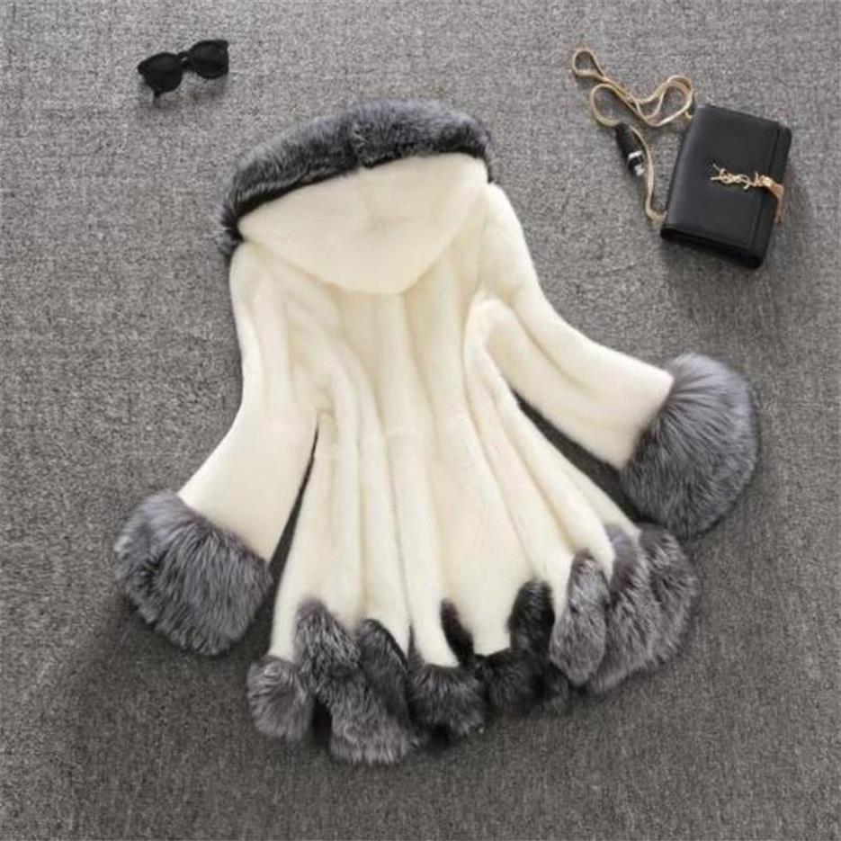 6XL Christmas Women High Faux Fur Coat Jacket Europe And America Black And White Hair Faux Suede Winter Hooded Coat272Y
6XL Christmas Women High Faux Fur Coat Jacket Europe And America Black And White Hair Faux Suede Winter Hooded Coat272Y