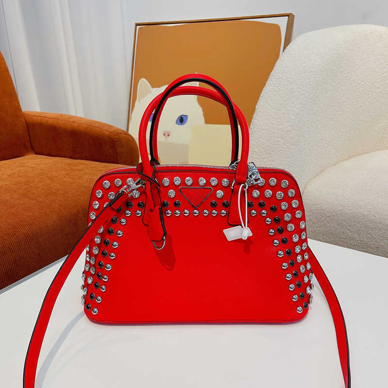 Evening Bags Totes Bag Shell Bags Designer Diamonds Handbag Luxury Leather Tote Bags Fashion Rivet Shoulder Crossbody Purses Female 220926, Pbag black
Evening Bags Totes Bag Shell Bags Designer Diamonds Handbag Luxury Leather Tote Bags Fashion Rivet Shoulder Crossbody Purses Female 220926, Pbag black