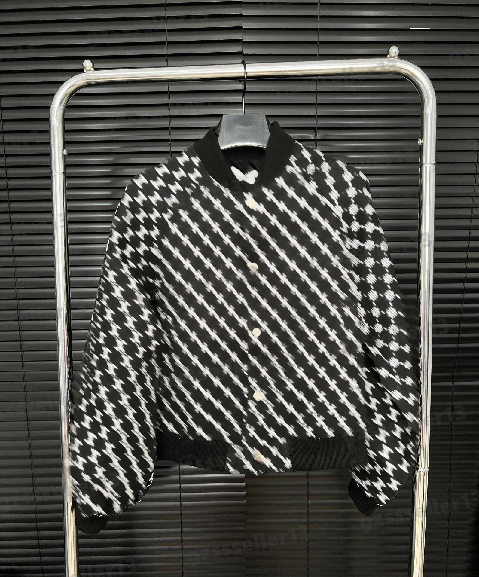 Womens Jacket Fashion Full Body Logo Print Fall Baseball Jerseys Luxury Designer Women Clothing Round Collar Button Cardigan Top Jacket 2 Colors 0912, Extra shipping
Womens Jacket Fashion Full Body Logo Print Fall Baseball Jerseys Luxury Designer Women Clothing Round Collar Button Cardigan Top Jacket 2 Colors 0912, Extra shipping