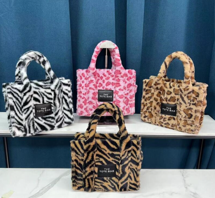 New Striped Plush Women's Tote Bag Popular Letter Crossbody Shoulder Bags Handbag European and American Style, With logo
New Striped Plush Women's Tote Bag Popular Letter Crossbody Shoulder Bags Handbag European and American Style, With logo