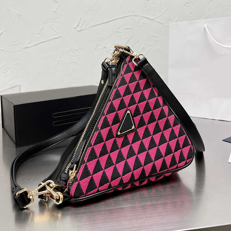 Triangle Crossbody Shoulder Bag Women Handbags Purse Canvas Leather Detachable Handle Strap Small Tote Wallets Inside Fashion Letterstwo 8LNC, No bag
Triangle Crossbody Shoulder Bag Women Handbags Purse Canvas Leather Detachable Handle Strap Small Tote Wallets Inside Fashion Letterstwo 8LNC, No bag