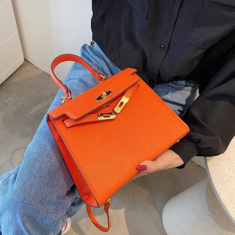 Fashion Women Herme Totes bag s Cowskin Genuine leather Handbag High texture foreign style 2022 new fashion versatile kellies large capacity portab, White 
Fashion Women Herme Totes bag s Cowskin Genuine leather Handbag High texture foreign style 2022 new fashion versatile kellies large capacity portab, White