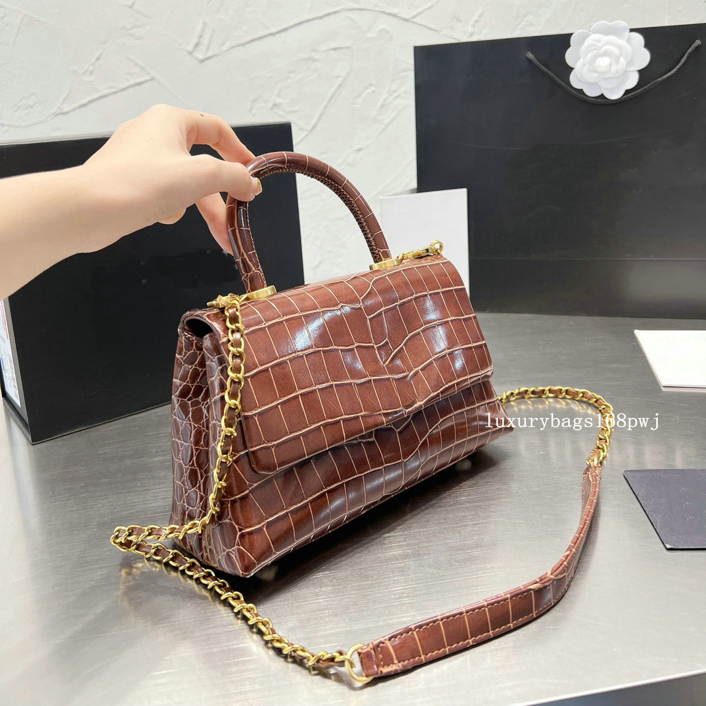 Designer Bag crossbody bag Luxury Optional shoulderhandbags totes Classic Clutch Round Coin Bags Casual Purse Women The crocodile grain Genuine leather, Box single shot can not be sent
Designer Bag crossbody bag Luxury Optional shoulderhandbags totes Classic Clutch Round Coin Bags Casual Purse Women The crocodile grain Genuine leather, Box single shot can not be sent