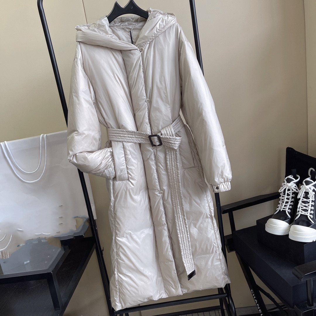 Women's Down & Parkas European luxury designer designs the latest simple waist and hood jacket in autumn and winter, Champagne
Women's Down & Parkas European luxury designer designs the latest simple waist and hood jacket in autumn and winter, Champagne