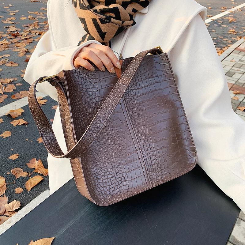 Evening Bags Large Capacity Stone Pattern Composite For Women 2022 PU Leather Lady Handbags Designer Shoulder Bag Sac A Main Femme, Khaki
Evening Bags Large Capacity Stone Pattern Composite For Women 2022 PU Leather Lady Handbags Designer Shoulder Bag Sac A Main Femme, Khaki