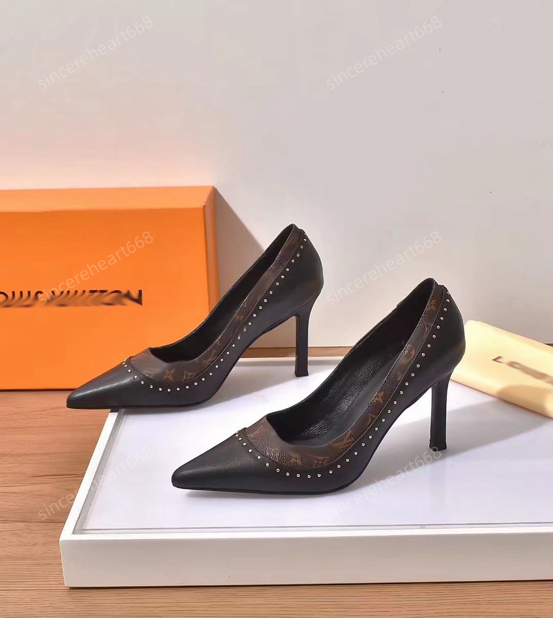2022 designer early spring luxury single shoes shallow mouth pointed toe print, This option does not ship
2022 designer early spring luxury single shoes shallow mouth pointed toe print, This option does not ship
