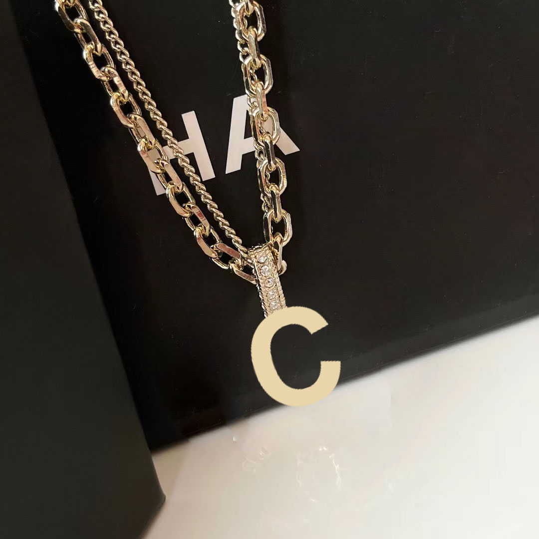designers necklace Luxurys womens necklaces Fashion Simple Gold Letter Pendant Jewelry Double layer chain
designers necklace Luxurys womens necklaces Fashion Simple Gold Letter Pendant Jewelry Double layer chain