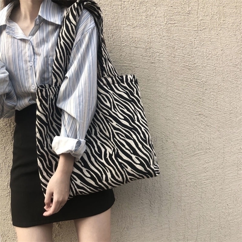Evening Bags Fashion Large Capacity Zebra Canvas Handbag Women Luxury Shoulder Shopping Tote Casual Travel Underarm bag 221006, Black
Evening Bags Fashion Large Capacity Zebra Canvas Handbag Women Luxury Shoulder Shopping Tote Casual Travel Underarm bag 221006, Black