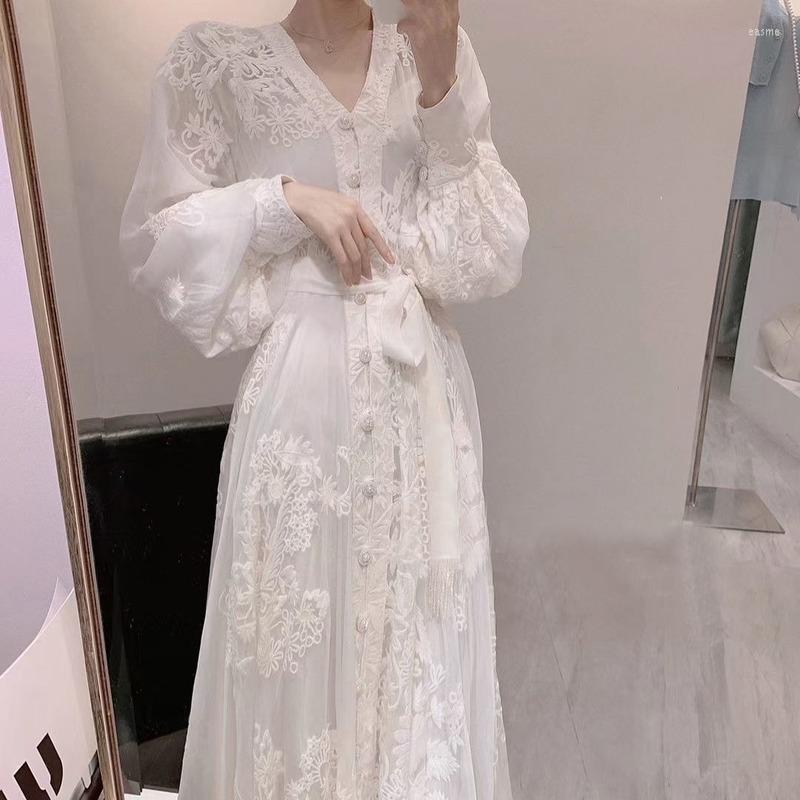 Casual Dresses 2022 Fashion Designer Dress Women's White Embroidery Lantern Sleeve Single-breasted Lace Up Party Maxi
Casual Dresses 2022 Fashion Designer Dress Women's White Embroidery Lantern Sleeve Single-breasted Lace Up Party Maxi