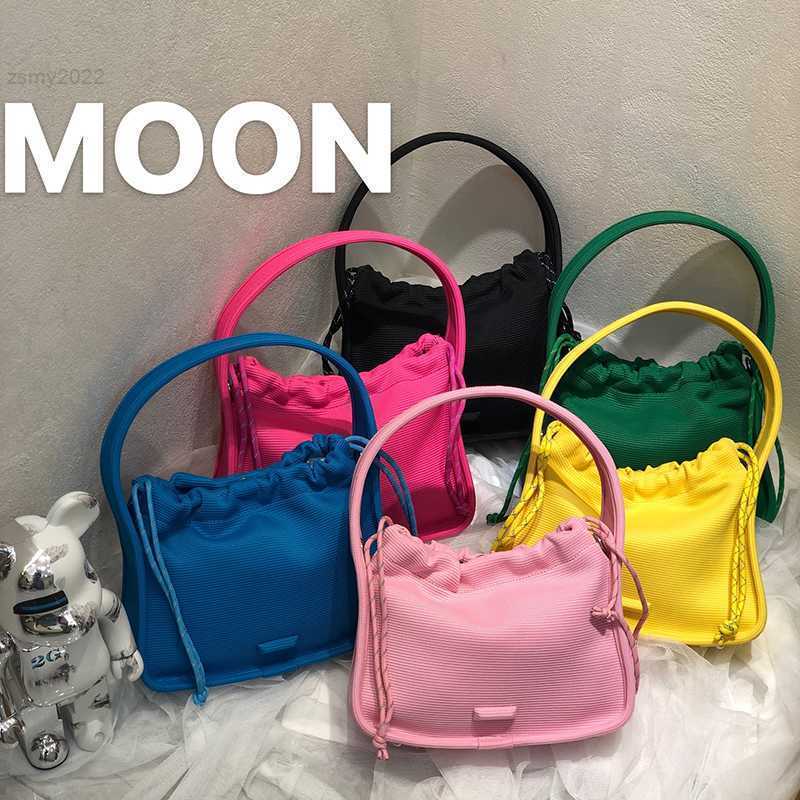 Summber Straw Handbag For Women 2020 New Bohemian Small Knitting Candy Color Purse And Vacational Shoulder Bag Bucket For Beach, Red
Summber Straw Handbag For Women 2020 New Bohemian Small Knitting Candy Color Purse And Vacational Shoulder Bag Bucket For Beach, Red