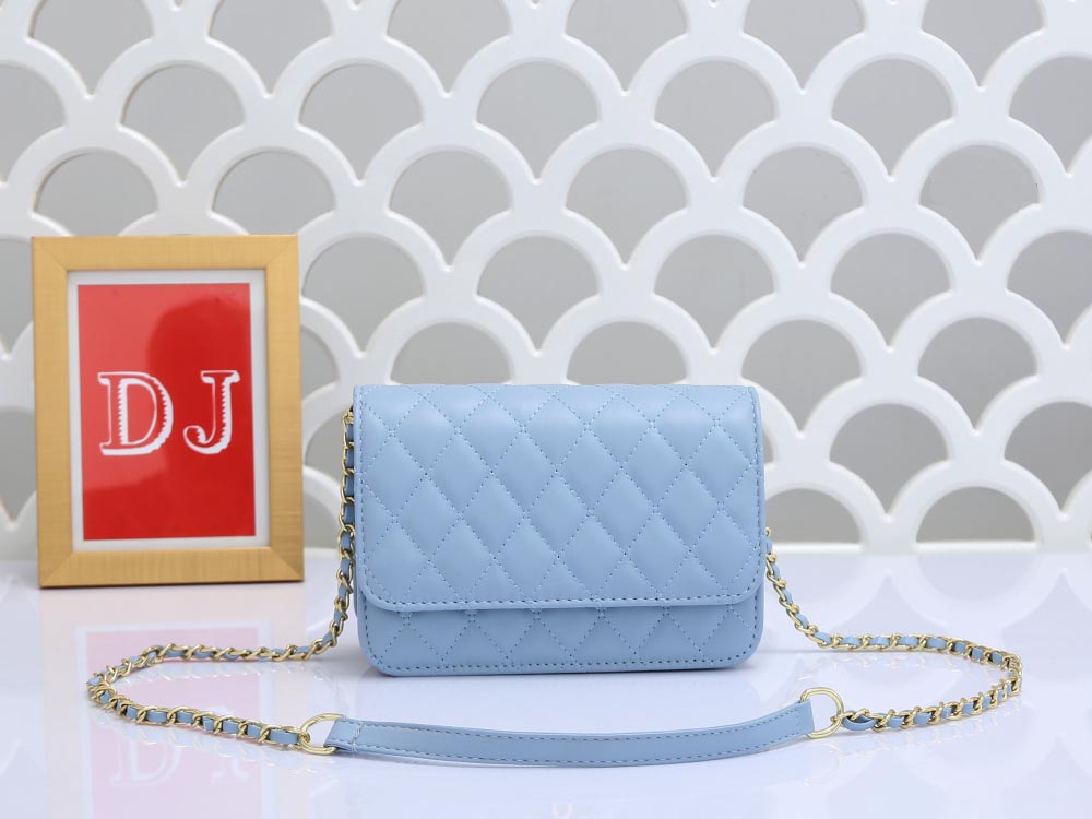 Fashion women luxury designer bag embossed diamond pattern leather ladies handbag Messenger crossbody bag chain purse, Bag hangings
Fashion women luxury designer bag embossed diamond pattern leather ladies handbag Messenger crossbody bag chain purse, Bag hangings