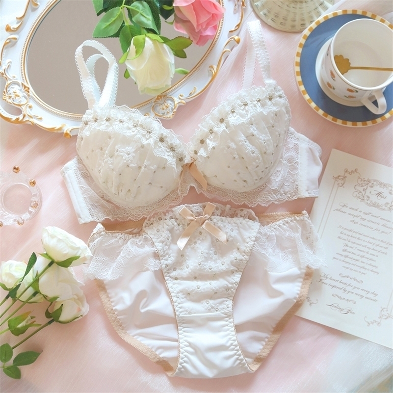 Bras Sets Japanese sweet lolita hanging neck strap girl soft with steel ring cute bra set plus size push up women underpants 221006, As photoes showes
Bras Sets Japanese sweet lolita hanging neck strap girl soft with steel ring cute bra set plus size push up women underpants 221006, As photoes showes