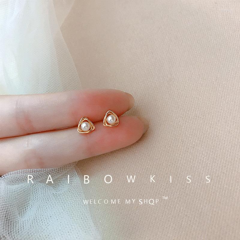 Stud Earrings Temperament Triangle Pearl Simple Niche Design 2022 Trendy Ins Fashion All-match Jewelry
Stud Earrings Temperament Triangle Pearl Simple Niche Design 2022 Trendy Ins Fashion All-match Jewelry