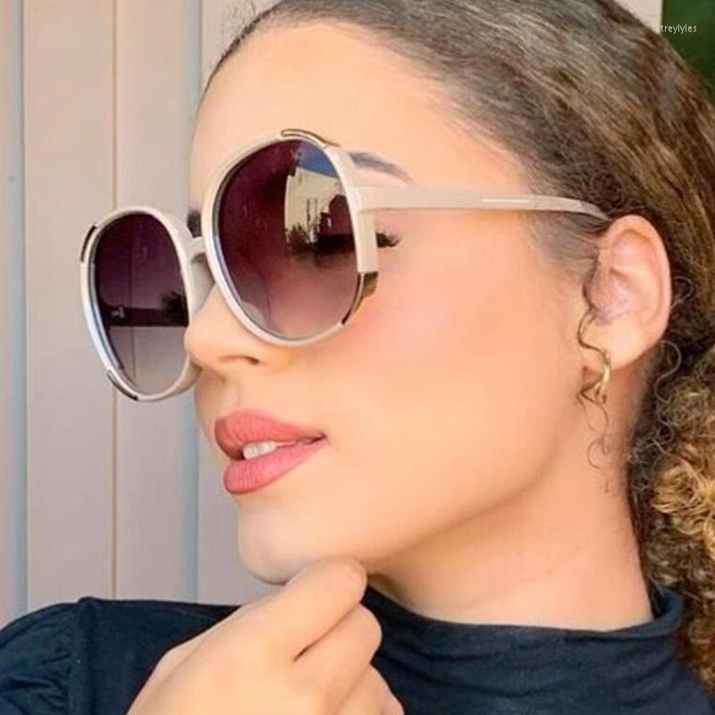 Sunglasses Fashion Round Big Frame Women Trendy Brand Travel Driving Classic Oversized Sun Glasses Gradient Elegant Beige Eyewea
Sunglasses Fashion Round Big Frame Women Trendy Brand Travel Driving Classic Oversized Sun Glasses Gradient Elegant Beige Eyewea