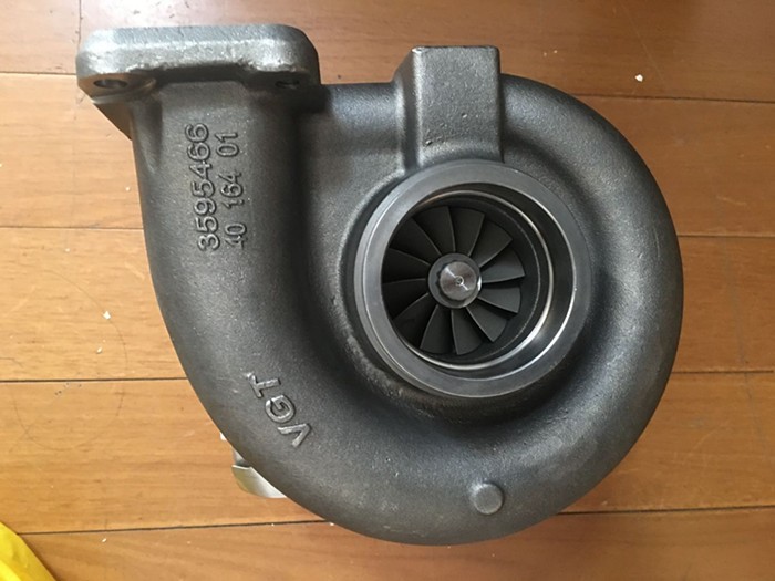 Xinyuchen turbocharger for HE531V Turbocharger 4046958 4046945 504269261