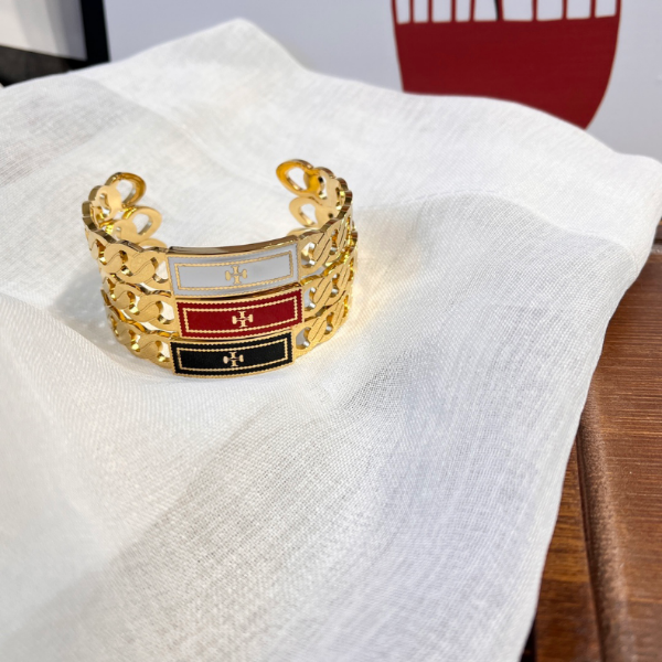 18K Gold Plated Bracelets Women Bangle Luxury Designer Adjustable Letter Jewelry Stainless steel Wedding Lovers Gift Bangles New Style Wholesale
18K Gold Plated Bracelets Women Bangle Luxury Designer Adjustable Letter Jewelry Stainless steel Wedding Lovers Gift Bangles New Style Wholesale