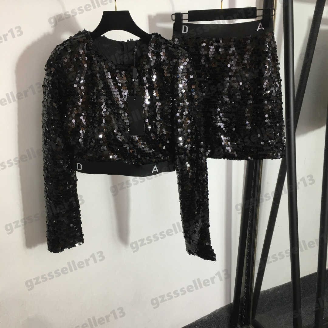 Womens Two Piece Dresses Shiny Fashion Letter Logo Webbing Suit Round Neck Long Sleeve Top And High Waist Hip Short Half Skirt Two Piece Sets 0912
Womens Two Piece Dresses Shiny Fashion Letter Logo Webbing Suit Round Neck Long Sleeve Top And High Waist Hip Short Half Skirt Two Piece Sets 0912