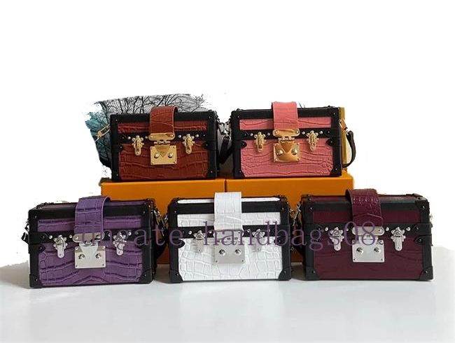 designers DesignersUnisex handbag PETITE MALLE Women Luxurys Designers Crossbody bag Women's Messenger Fashion Designer handbags Shoulder Bags luxury 73357957, #2
designers DesignersUnisex handbag PETITE MALLE Women Luxurys Designers Crossbody bag Women's Messenger Fashion Designer handbags Shoulder Bags luxury 73357957, #2