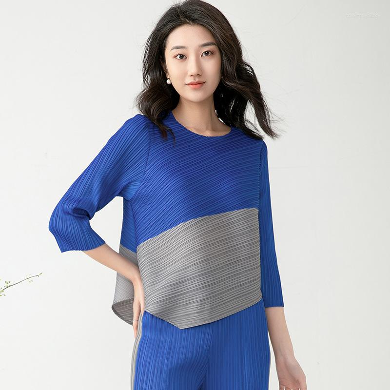 Women's T Shirts Miyake Short Women's Top Niche Summer Dress Pleated Round Neck Stitching Contrast Color Design Suit Irregular T-shirt, Picture color
Women's T Shirts Miyake Short Women's Top Niche Summer Dress Pleated Round Neck Stitching Contrast Color Design Suit Irregular T-shirt, Picture color