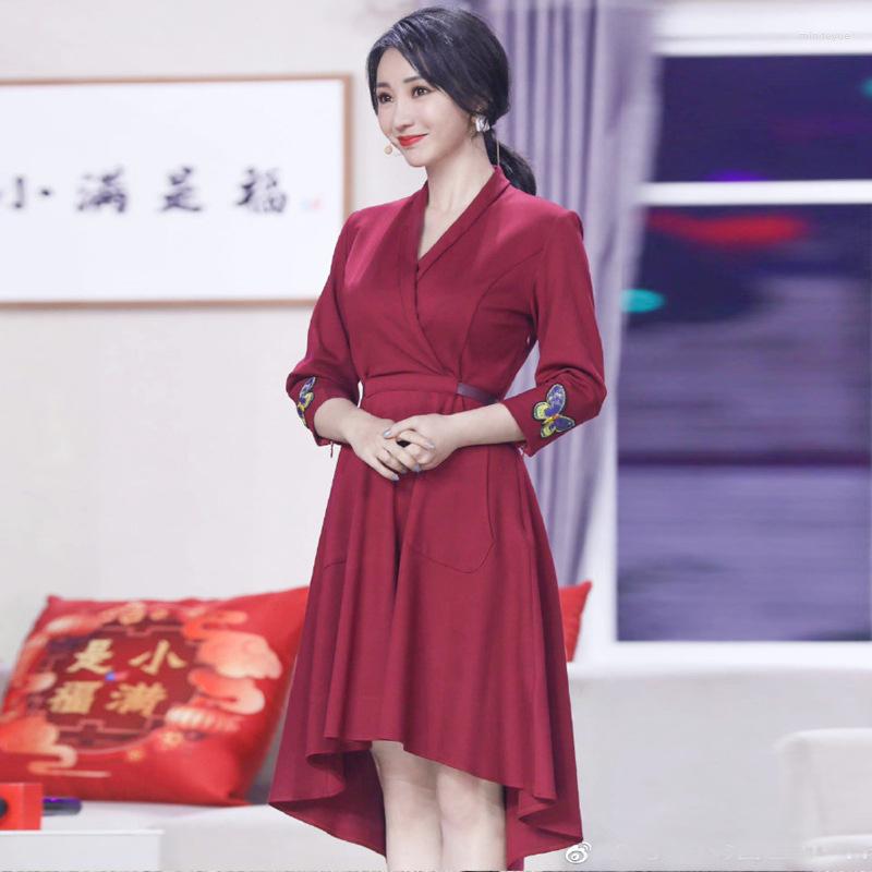 Casual Dresses High Quality Celebrity Early Autumn Women' Wear Star Cross Lapel Cuffs Butterfly Embroidered Red Dress, Deep red
Casual Dresses High Quality Celebrity Early Autumn Women' Wear Star Cross Lapel Cuffs Butterfly Embroidered Red Dress, Deep red