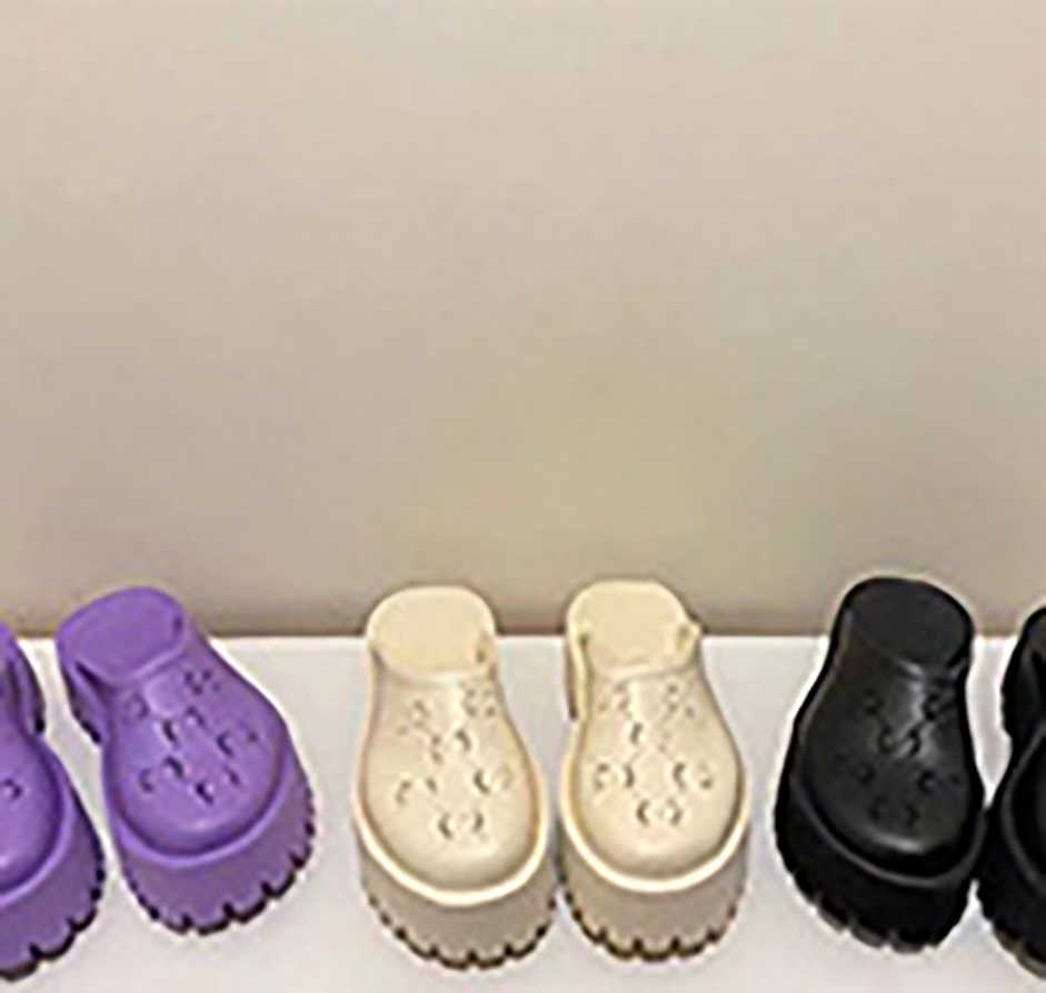 Sandals Womens Designer Slippers Soft Fashionable Out Design Ladies Hollow Platform Made Transparent Materials Sexy Lovely Sunny Beach
Sandals Womens Designer Slippers Soft Fashionable Out Design Ladies Hollow Platform Made Transparent Materials Sexy Lovely Sunny Beach