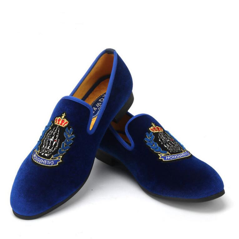 New Style Men Blue Velvet Shoes Embroidery Crown Fashion Party and Banquet Male Dress Shoes Plus Size 39-47 a6
New Style Men Blue Velvet Shoes Embroidery Crown Fashion Party and Banquet Male Dress Shoes Plus Size 39-47 a6
