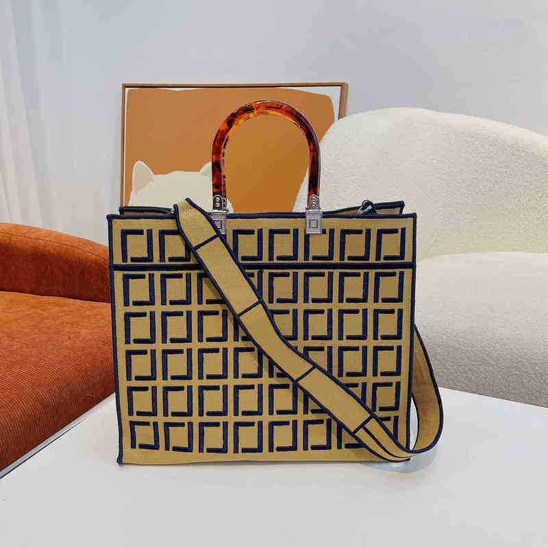 Shoulder Bags FENbag The Tote Bag Totes Women Designer Bags Hands Fashion Handbags All-match Classic Large Capacity Shoppers Bag Wallet Alphabet Pattern 221007, Extra cost ship nothing
Shoulder Bags FENbag The Tote Bag Totes Women Designer Bags Hands Fashion Handbags All-match Classic Large Capacity Shoppers Bag Wallet Alphabet Pattern 221007, Extra cost ship nothing