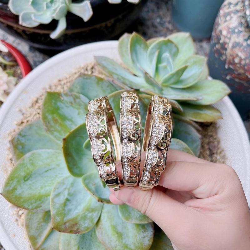 Bangle Neovisson Gold Color Algeria Morocco Women Bracelet Crystal Dubai African Jewelry Hollow Pattern Banquet
Bangle Neovisson Gold Color Algeria Morocco Women Bracelet Crystal Dubai African Jewelry Hollow Pattern Banquet