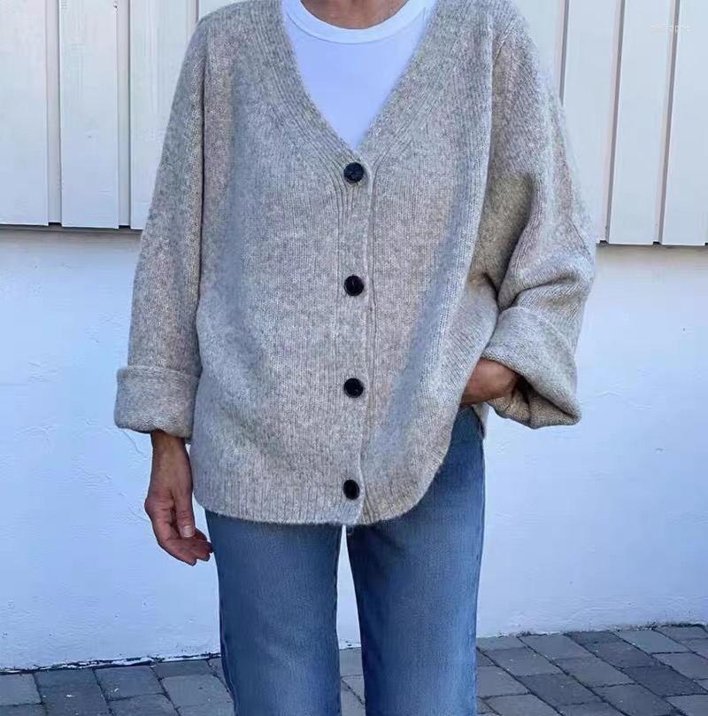 Women's Knits Toteme Autumn And Winter Soft Wool Blended Loose Simple Classic All-match Knitting Ladies Cardigan Jacket Sweater, Picture shown
Women's Knits Toteme Autumn And Winter Soft Wool Blended Loose Simple Classic All-match Knitting Ladies Cardigan Jacket Sweater, Picture shown