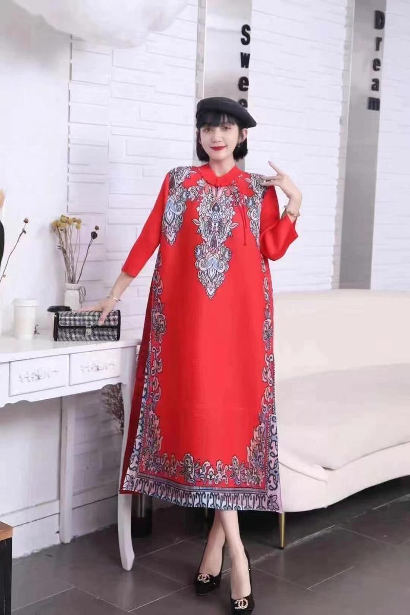 Casual Dresses Spring/Summer 2022 Vintage Mid-length Printed A Word Dress Miyake Pleated Fashion Loose High-end Temperament Elegant Women, Blue
Casual Dresses Spring/Summer 2022 Vintage Mid-length Printed A Word Dress Miyake Pleated Fashion Loose High-end Temperament Elegant Women, Blue
