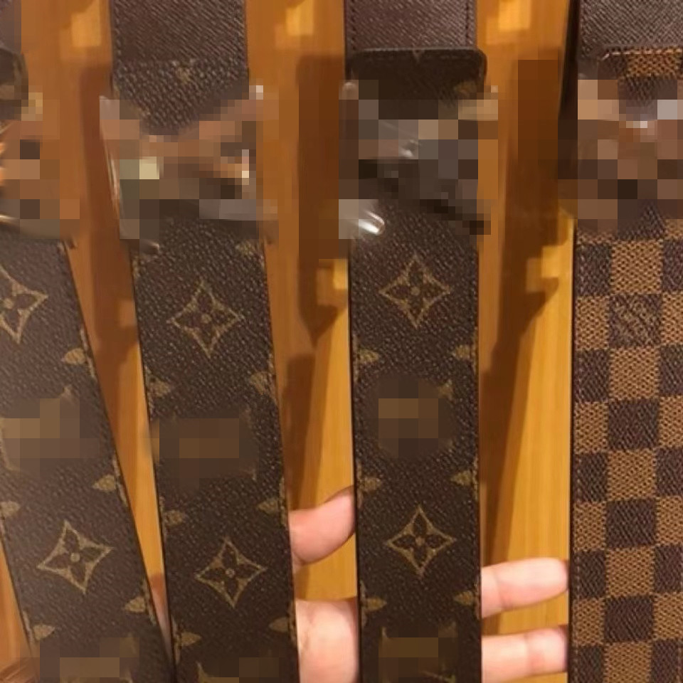 belts mens Desinger belt Leather Fashion Womens Accessories Luxury Letter Waistband Big Gold Buckle Casual Business strap Ceinture, High quality belt
belts mens Desinger belt Leather Fashion Womens Accessories Luxury Letter Waistband Big Gold Buckle Casual Business strap Ceinture, High quality belt