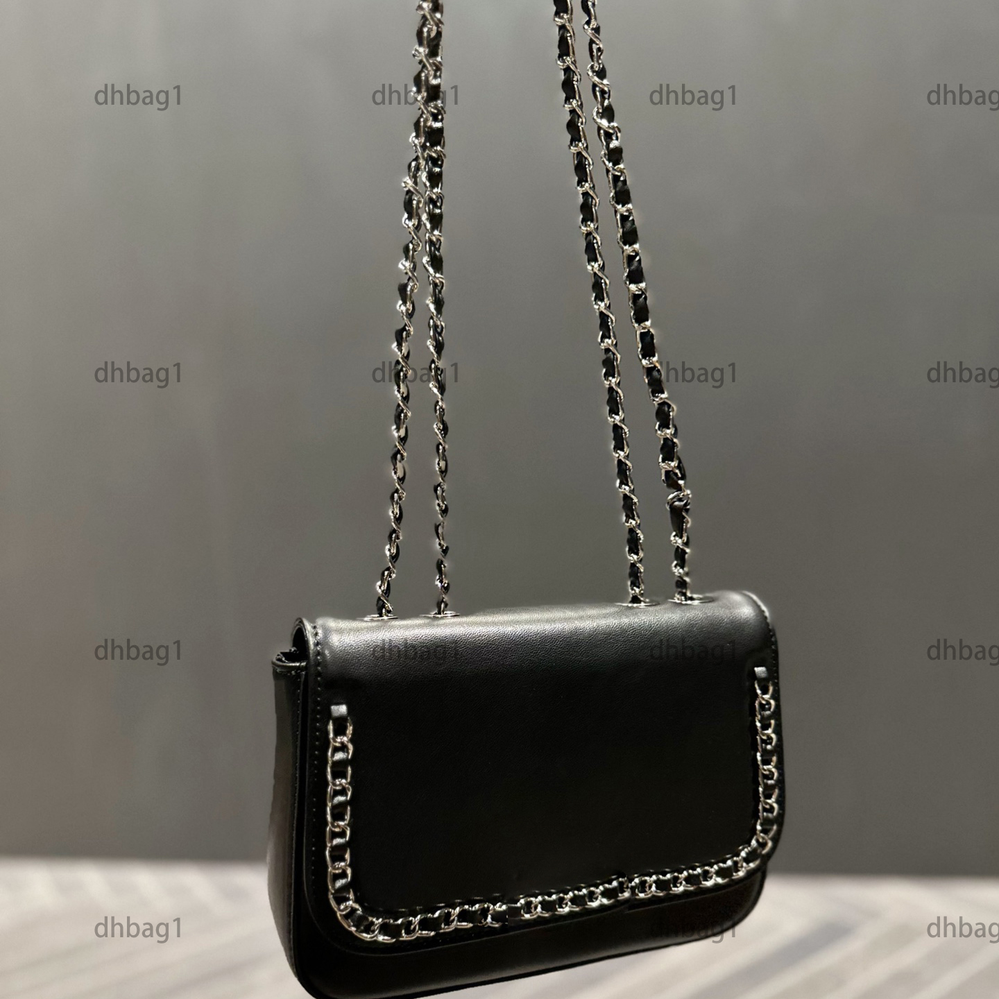 Womens Designer Classical Chain Clamshell Square Handbags Black Real-Leather cattlehide Pocket One-Shoulder Bag 20c card key wallet One-Shoulder Crossbody Handbag
Womens Designer Classical Chain Clamshell Square Handbags Black Real-Leather cattlehide Pocket One-Shoulder Bag 20c card key wallet One-Shoulder Crossbody Handbag