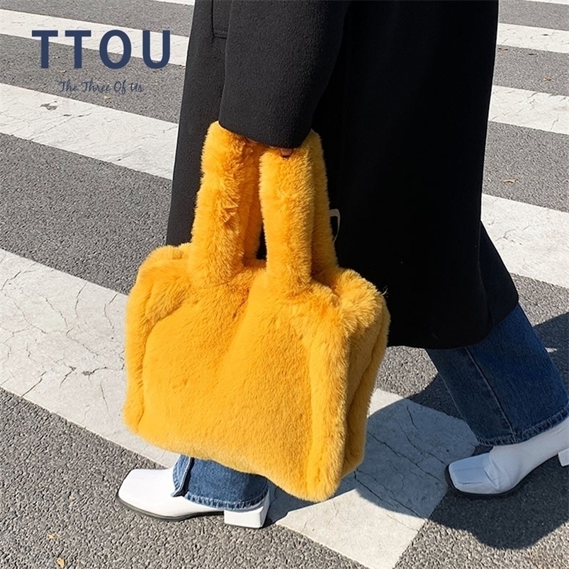 Evening Bags Casual Faux Fur Handbag For Women Soft Plush Shoulder Female Large Capacity Shopper Bag Winter Warm Fluffy 221006, Beige
Evening Bags Casual Faux Fur Handbag For Women Soft Plush Shoulder Female Large Capacity Shopper Bag Winter Warm Fluffy 221006, Beige