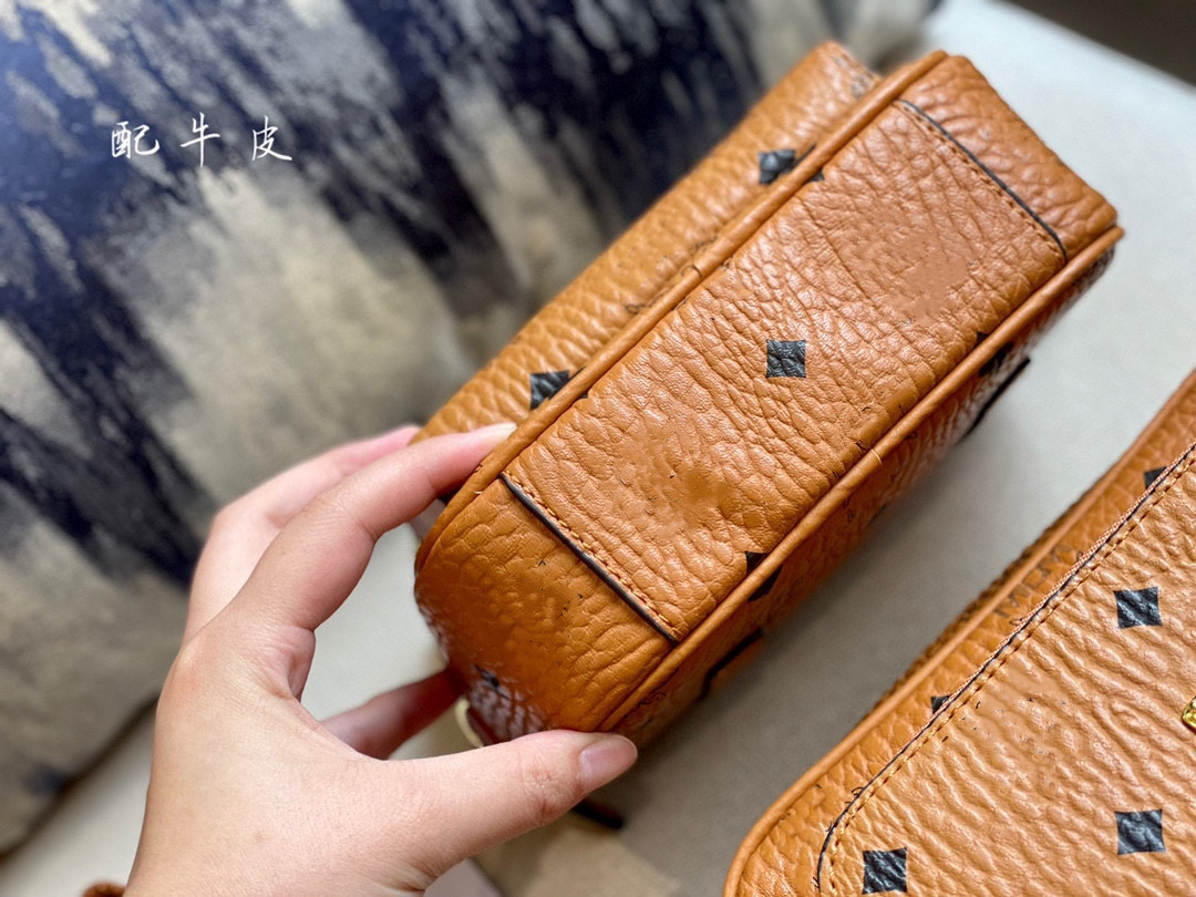 High quality shoulder designer designed for men and women with cowhide camera bag