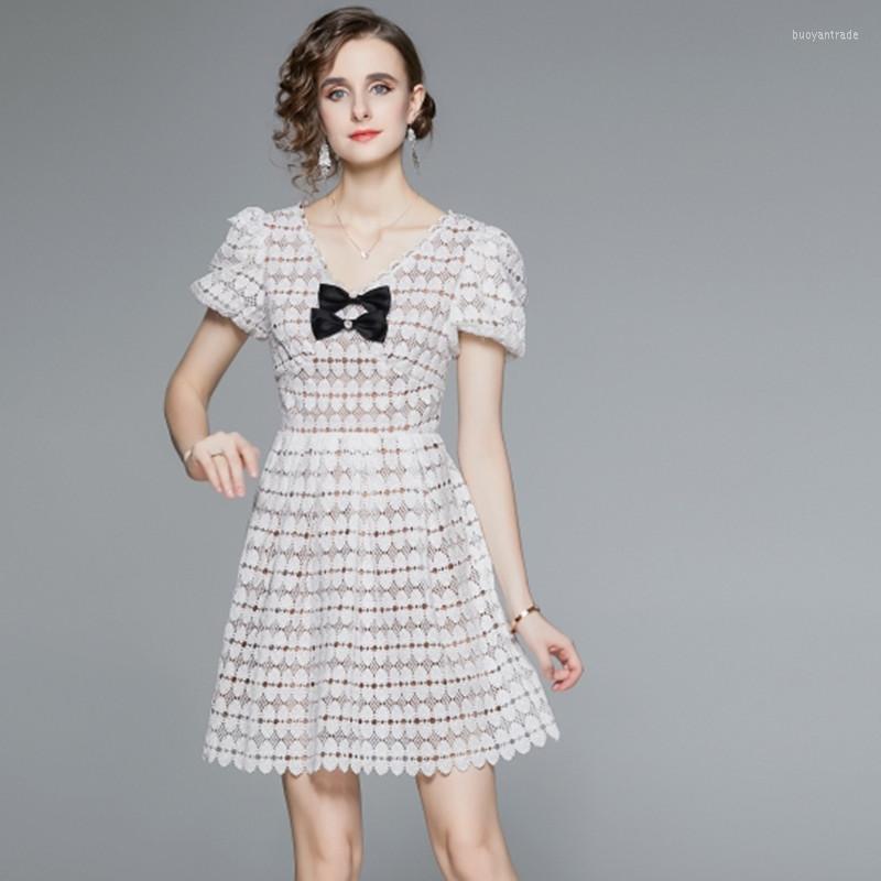 Party Dresses Runway Vintage Summer White Lace Dress Women' V-Collar Short Sleeve Luxury Hook Flower Hollow Out Bow Mini FemaleParty, Picture color 
Party Dresses Runway Vintage Summer White Lace Dress Women' V-Collar Short Sleeve Luxury Hook Flower Hollow Out Bow Mini FemaleParty, Picture color