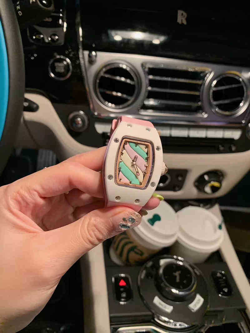Watch designer Luxury Wristwatch Richa Milles Automatic Mechanical Female Marshmallow Tape White Ceramic Hollowed Out Fashion Rm037-01 Inner E027
Watch designer Luxury Wristwatch Richa Milles Automatic Mechanical Female Marshmallow Tape White Ceramic Hollowed Out Fashion Rm037-01 Inner E027