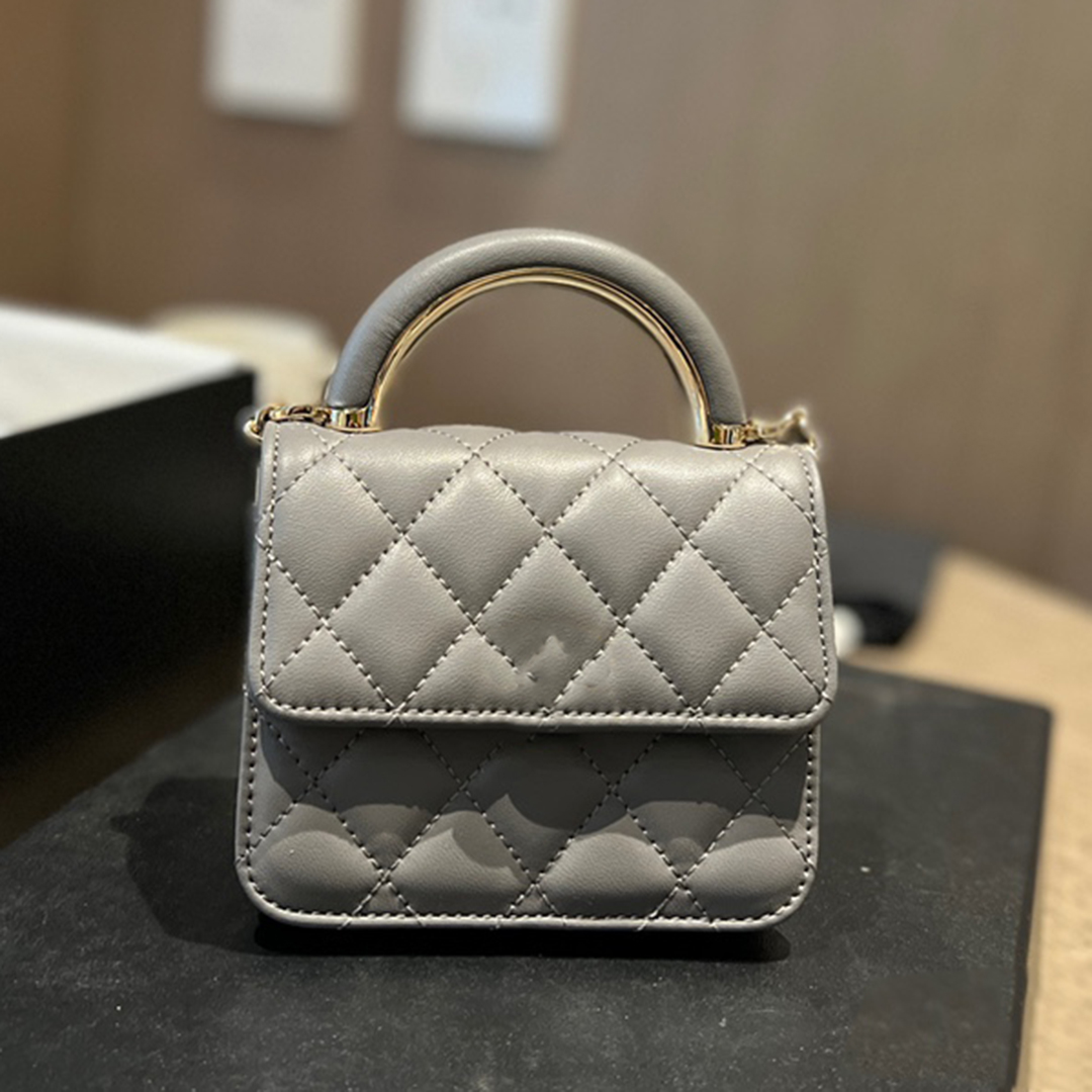 Classic WOC Mini Flap Shoulder Bags Handbags Quilted Matelasse Metal Handle Crossbody Totes Trendy Genuine Leather Chain Bag Cosmetic Case Designer Bag Coin Wallet, Grey
Classic WOC Mini Flap Shoulder Bags Handbags Quilted Matelasse Metal Handle Crossbody Totes Trendy Genuine Leather Chain Bag Cosmetic Case Designer Bag Coin Wallet, Grey