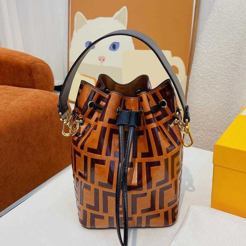 Evening Bags Women's Bucket Bag 2F Brown leather Mini Buckets Bags comes with a drawstring and metal embellished in black hand-painted
Evening Bags Women's Bucket Bag 2F Brown leather Mini Buckets Bags comes with a drawstring and metal embellished in black hand-painted