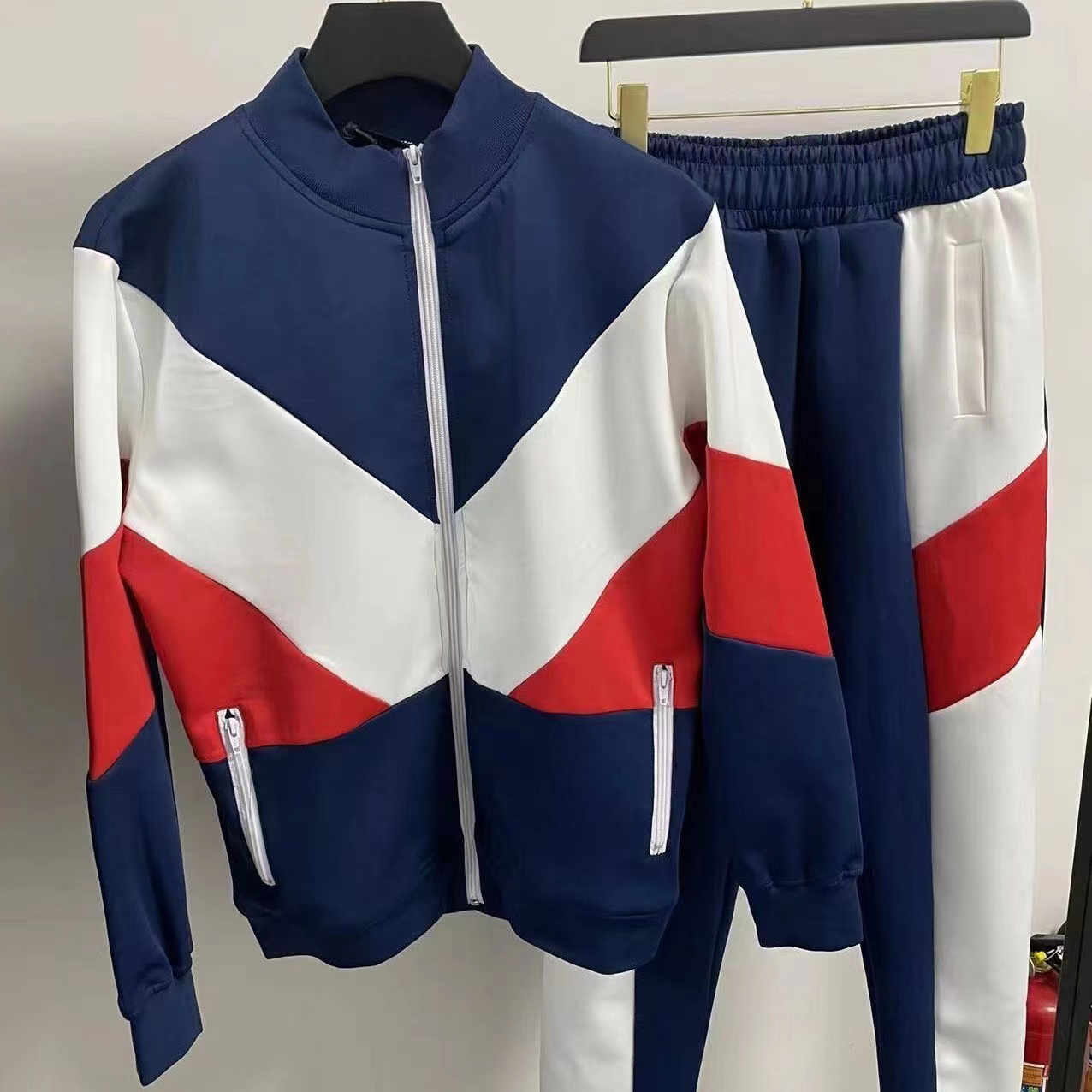 Designer mens sportwear tracksuits long sleeve hoodies zipper jackets palms coat joger trousers loose letter suits, Hi
Designer mens sportwear tracksuits long sleeve hoodies zipper jackets palms coat joger trousers loose letter suits, Hi