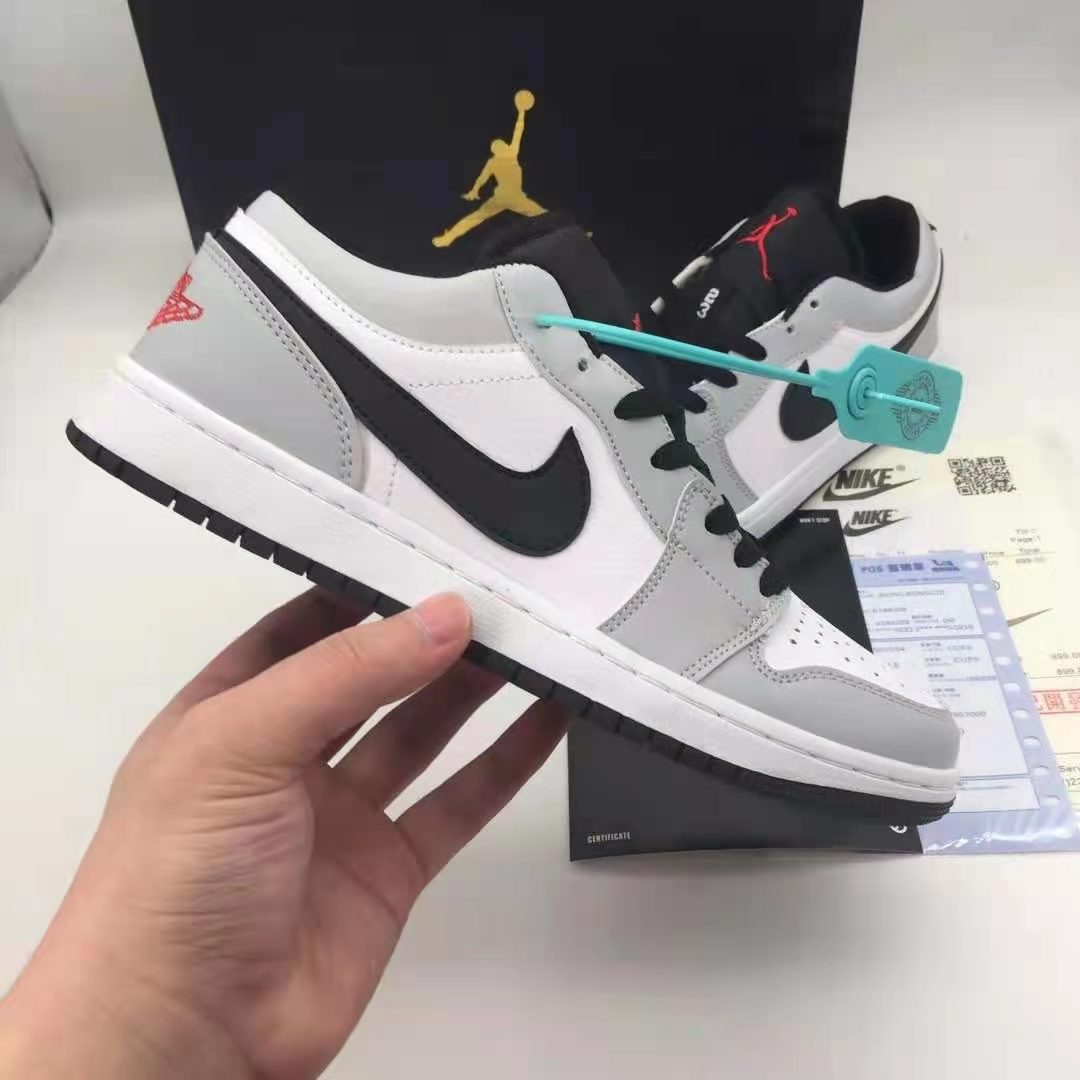 A29 Nike Jordan 1 New Hot Low Men slippers Shoes Comfortable Lightweight Women Sports Sneakers Basketball Shoes 36-44
A29 Nike Jordan 1 New Hot Low Men slippers Shoes Comfortable Lightweight Women Sports Sneakers Basketball Shoes 36-44