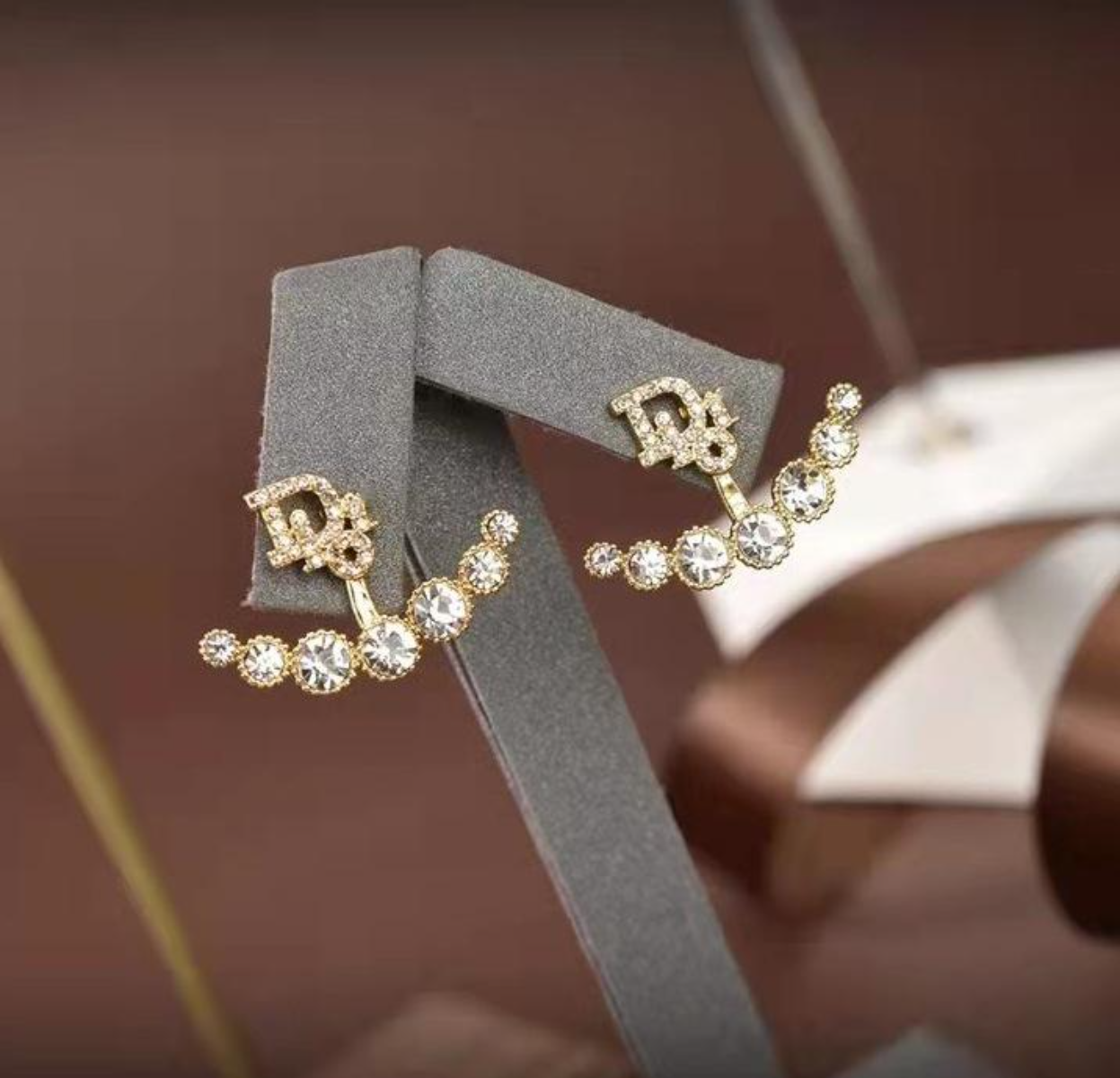 Earring For Lady Gifts Wholesale Jewelry 2022 Luxury Brand Women Earrings Designer Stud Gold Color Extravagant Style
Earring For Lady Gifts Wholesale Jewelry 2022 Luxury Brand Women Earrings Designer Stud Gold Color Extravagant Style